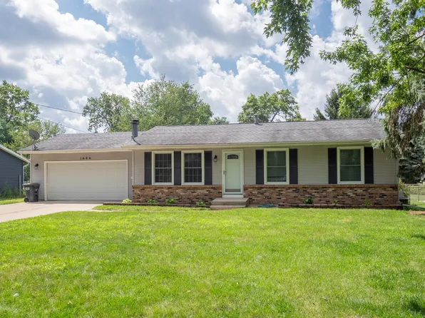 1606 Lake Ave, Portage, MI 49002