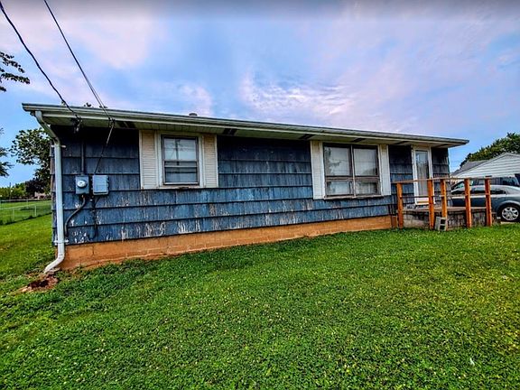 2nd image of 318 Glen Ln