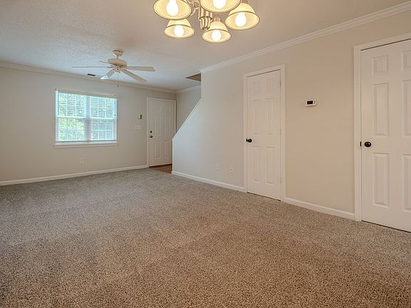 5th image of 100 Woodstone Dr APT 27