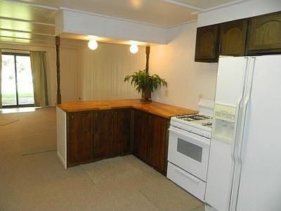 3rd image of 50050 Circle Dr