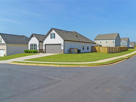 2nd image of 400 Sierra Point SW