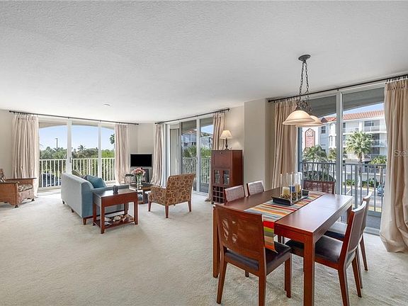 3rd image of 8922 Laguna Ln Unit 304