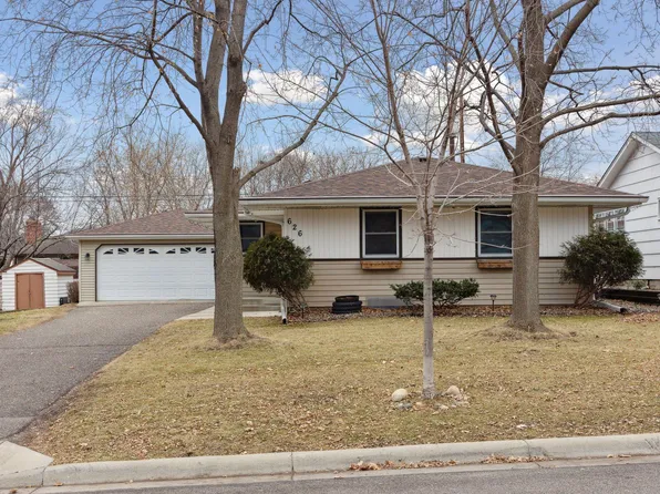 626 Park Valley Dr E, Hopkins, MN 55343