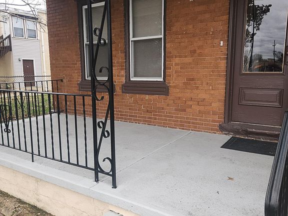 2nd image of 576 Washington Ave Unit 2