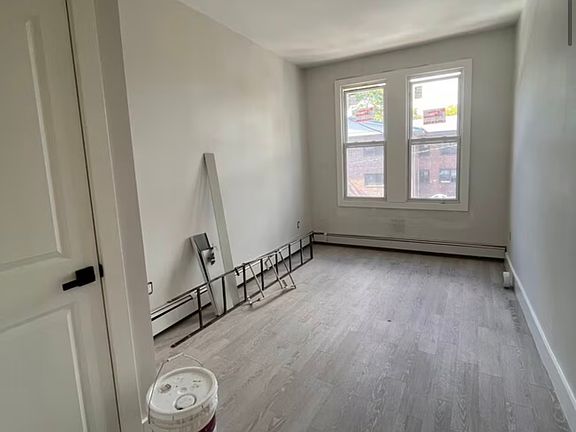 5th image of 27 Dales Ave #3