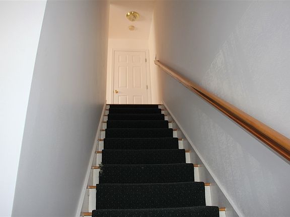 4th image of 13 Chandler Ln