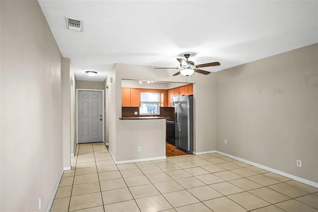 2 bed, 2.0 bath, 1000 sqft, $2,000 — Photo 3