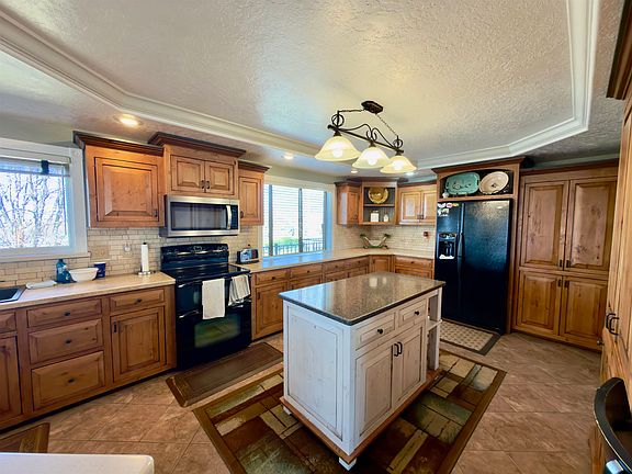 2nd image of 2920 Ferry Hollow Rd