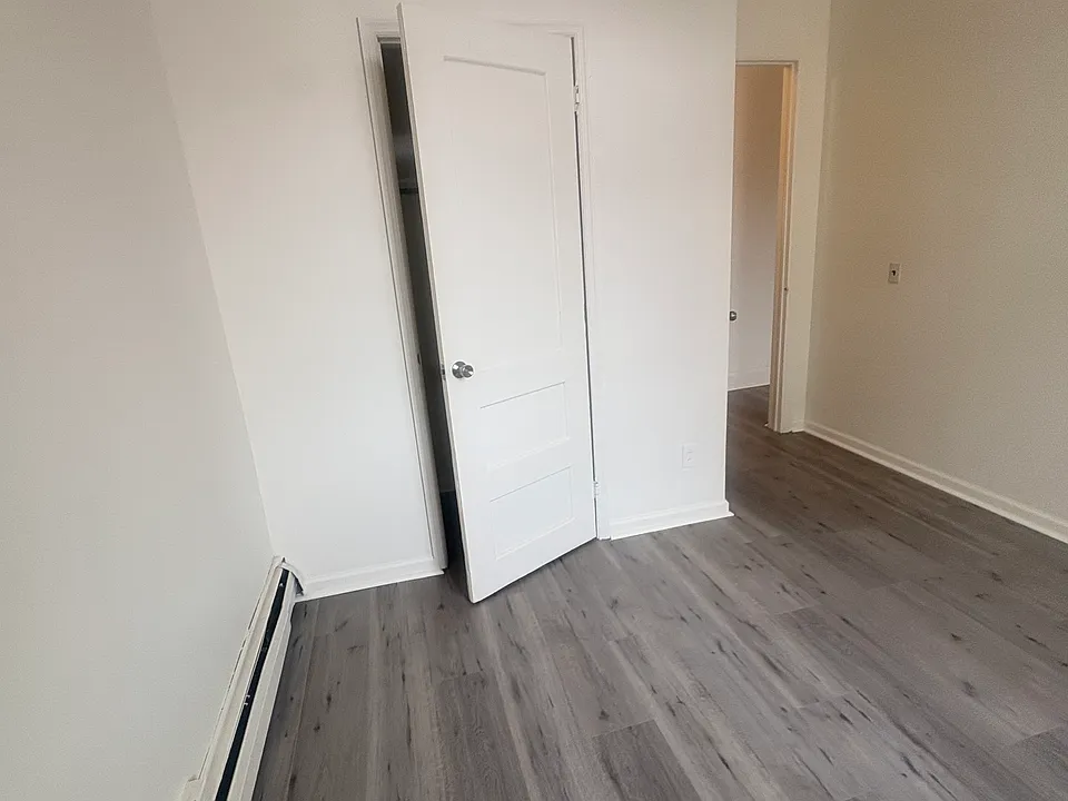 79 4th St #4