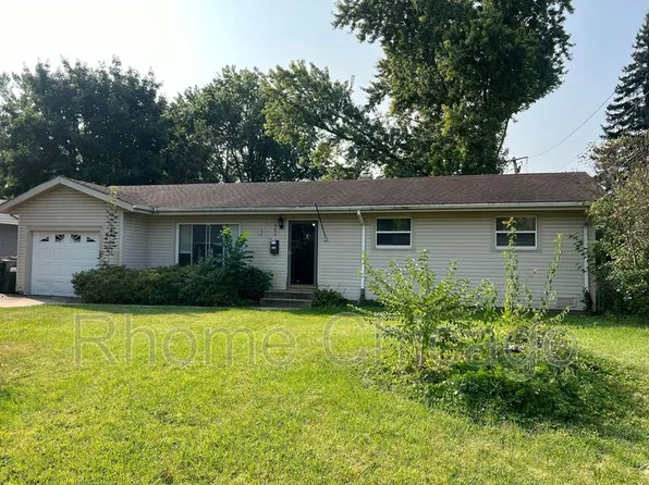 564 Chippewa Trl, Carol Stream, IL 60188