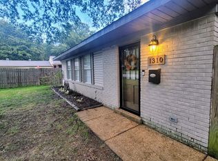 1310 Dearing Rd, Memphis, TN 38117