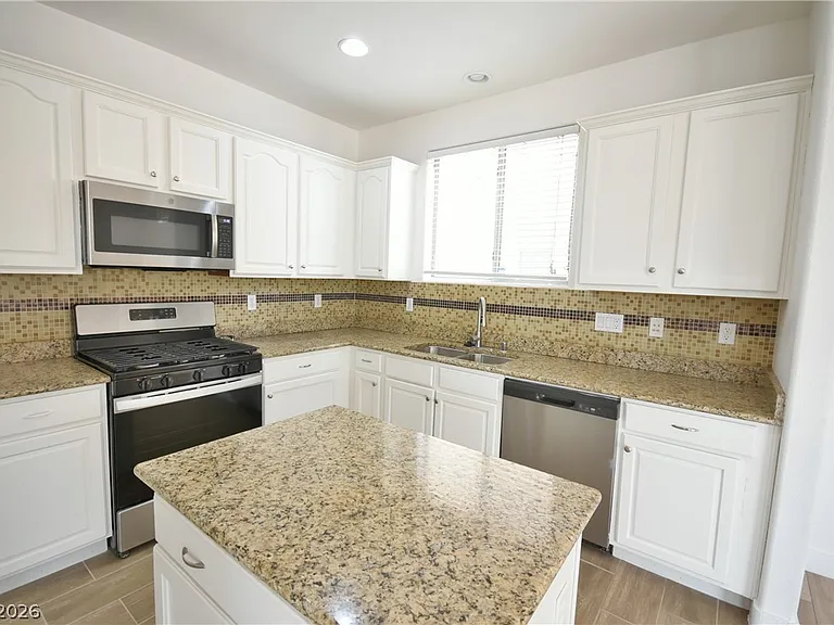 681 Summit Valley Ln — Photo 13