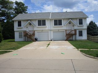 2207 Oakleaf St, Coralville, IA 52241