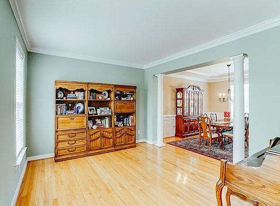 5th image of 8800 Lottsburg Ct