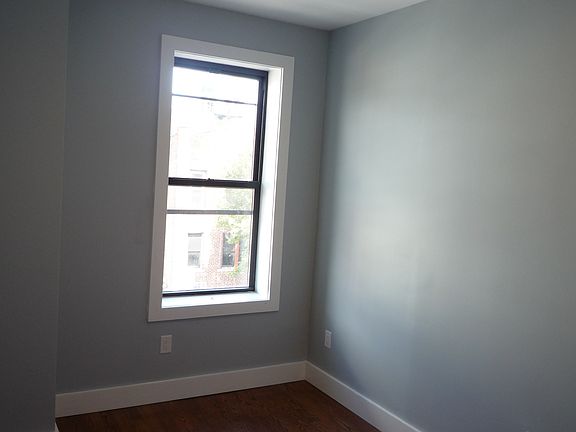 4th image of 2426 Dean St #3