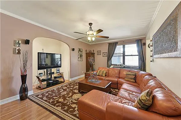 Sold by Exclusive Properties Sotheby's International Realty | media 29