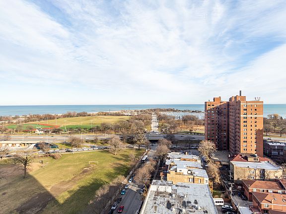 2nd image of 4343 N Clarendon Ave APT 1914