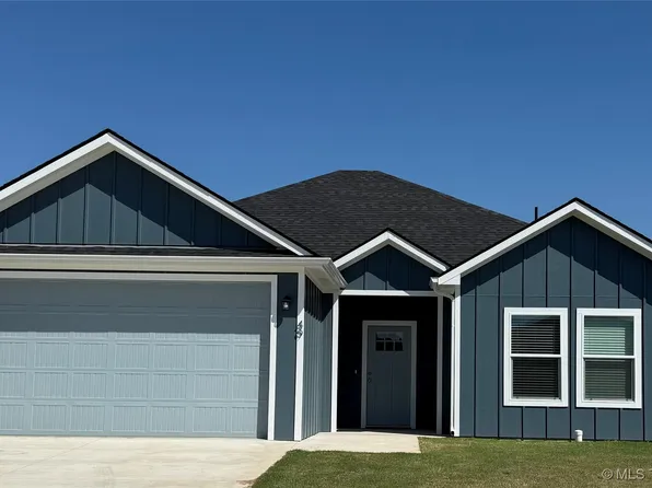 49 Middle St, Durant, OK 74701