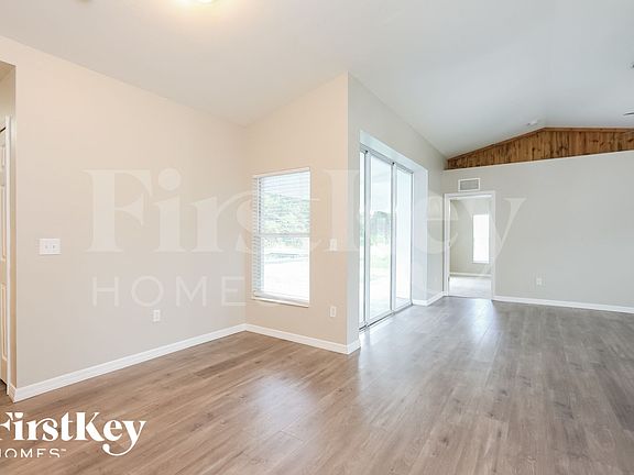 5th image of 2329 Chipley Ave