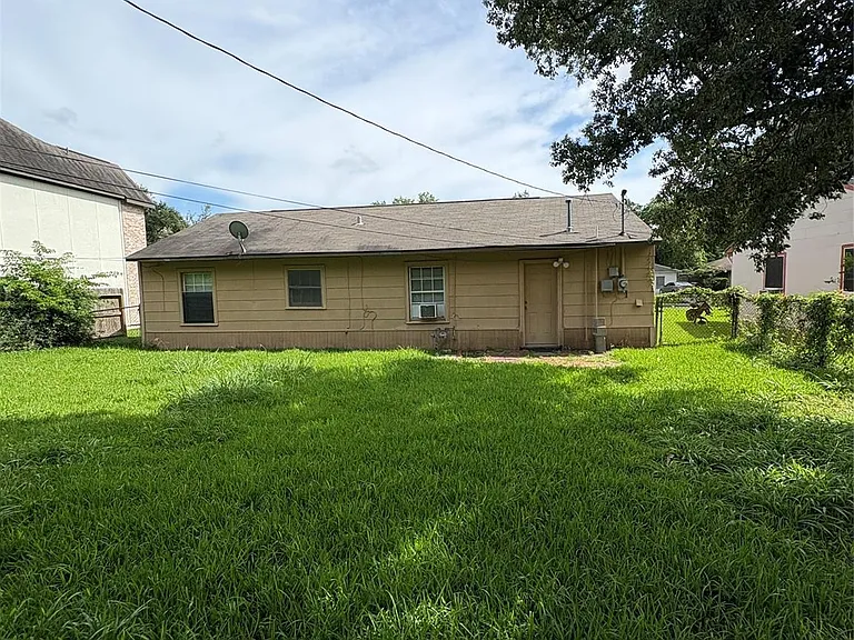 3935 Cosby St — Photo 15