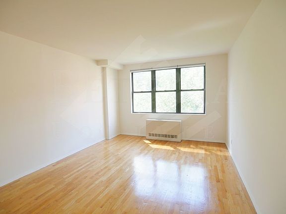 3rd image of 312 E 92nd St APT 5C