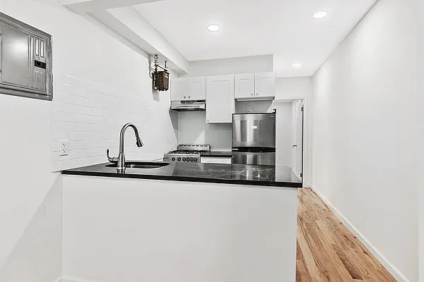 Rented by Halstead Real Estate | media 6