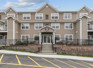 100 Woodcrest Ln APT 114, Mount Kisco, NY 10549