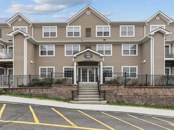 100 Woodcrest Lane #114, Mount Kisco, NY 10549