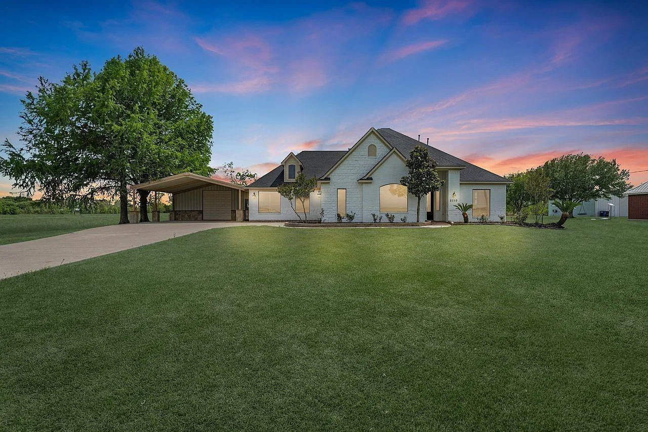 4 bed, 3.0 bath, 3240 sqft, $4,400 — Photo 1