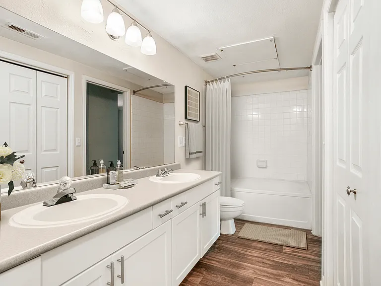 The Lodge at Mallard Creek Apartments — Photo 46