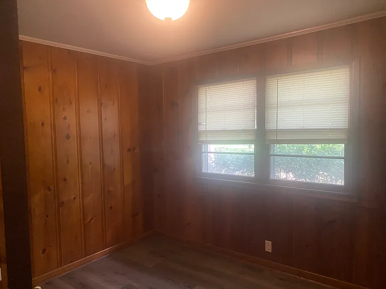 525 Meadowbrook St — Photo 9