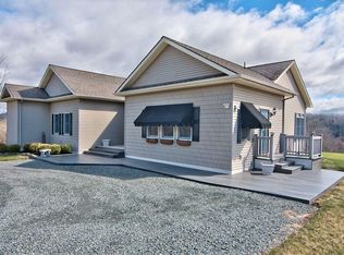 122 Rutledgedale Rd, Tyler Hill, PA 18469