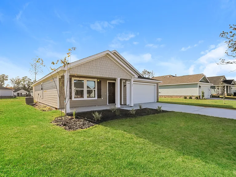 560 Riverwalk Cir — Photo 2