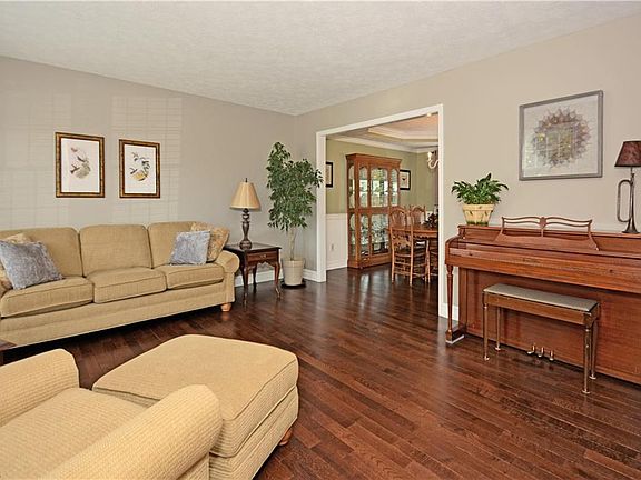4th image of 3679 Kensington Dr