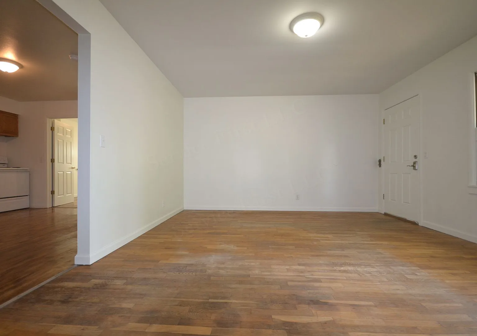 2 Bed 1 Bath home in Bolivar! Call Quick! — Photo 4