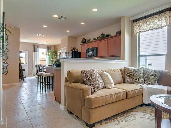 3rd image of 311 Satsuma Dr