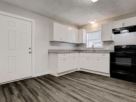 4th image of 308 Bennett Dr
