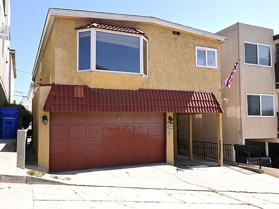 2nd image of 220 40th St #220