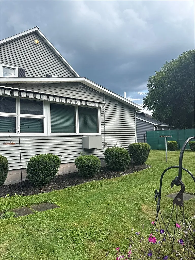 2 bed, 1.0 bath, 1248 sqft, $1,550 — Photo 3