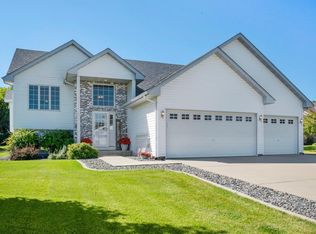 1170 Morrison Cir, Annandale, MN 55302