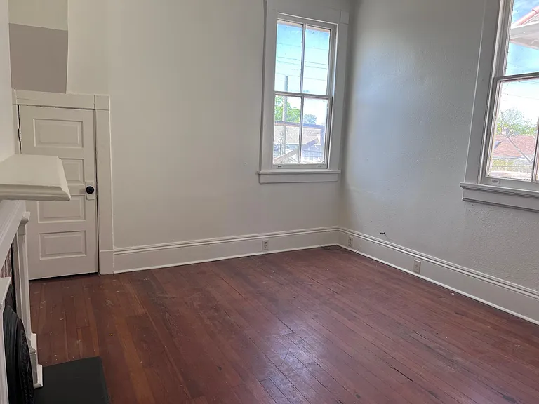 3223 Iberville St — Photo 8