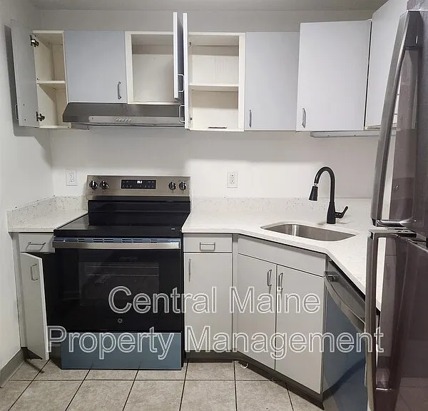 39 Northern Avenue Hts #8 — Photo 3