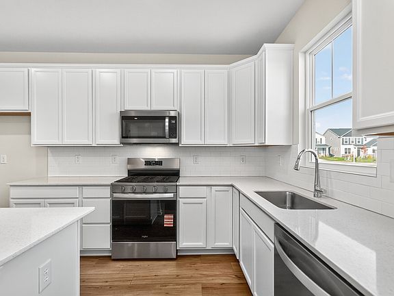 5th image of 3347 Churchill Ln