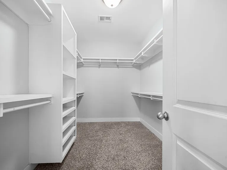 414 Hamlet Cir — Photo 23