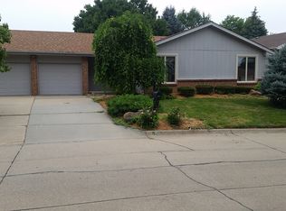 912 S 118th Plz, Omaha, NE 68154