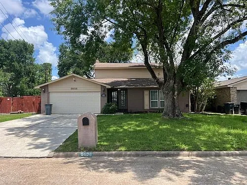 8606 Carriage Creek Dr Photo 1