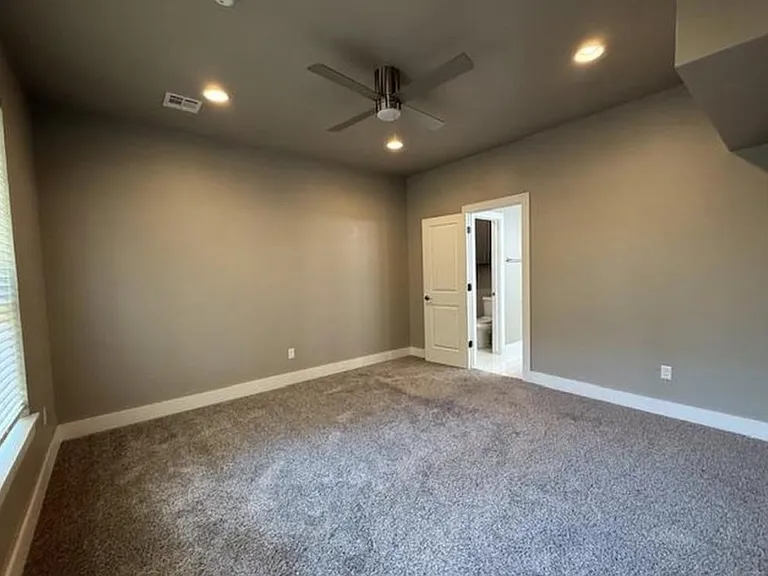 604 Abadan Dr — Photo 8