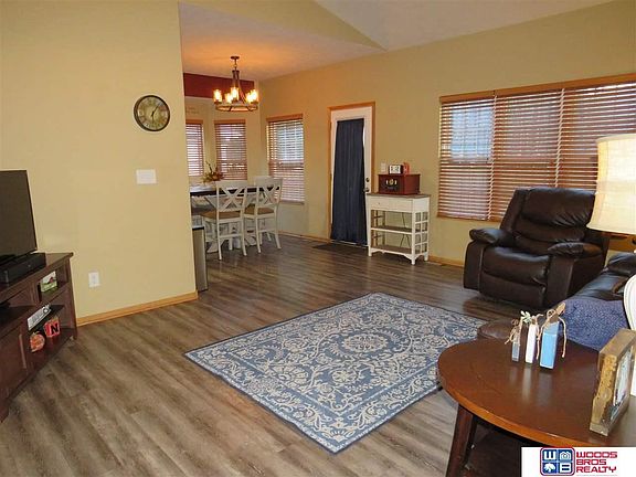 3rd image of 2421 SW Paul Whitehead Ln