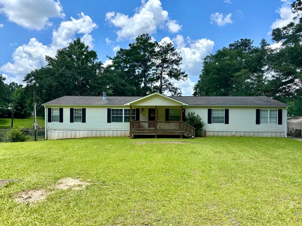 510 Windsor Lake Dr, Hartford, AL 36344