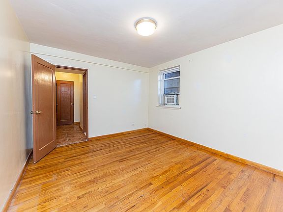 5th image of 2705 Kings Hwy APT 1D